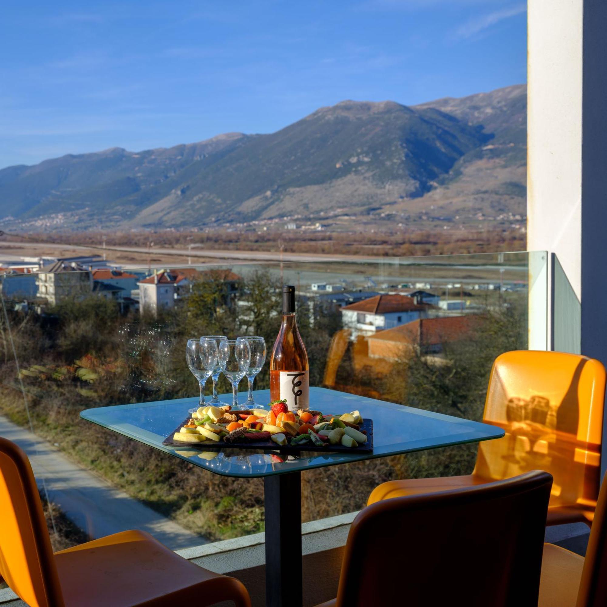 Hotel Essence Living Exclusive à Ioannina Extérieur photo
